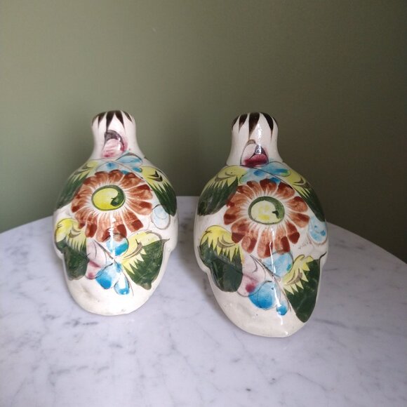 Chic White Ceramic Accent Vase with Textured Finish - Picture 2 of 6